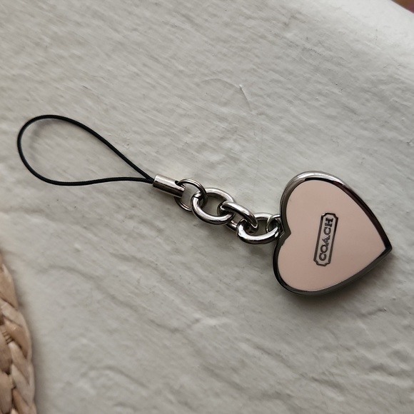 Adorable NWOT Coach Heart Picture Locket Bag Charm ❤️ - Picture 8 of 10